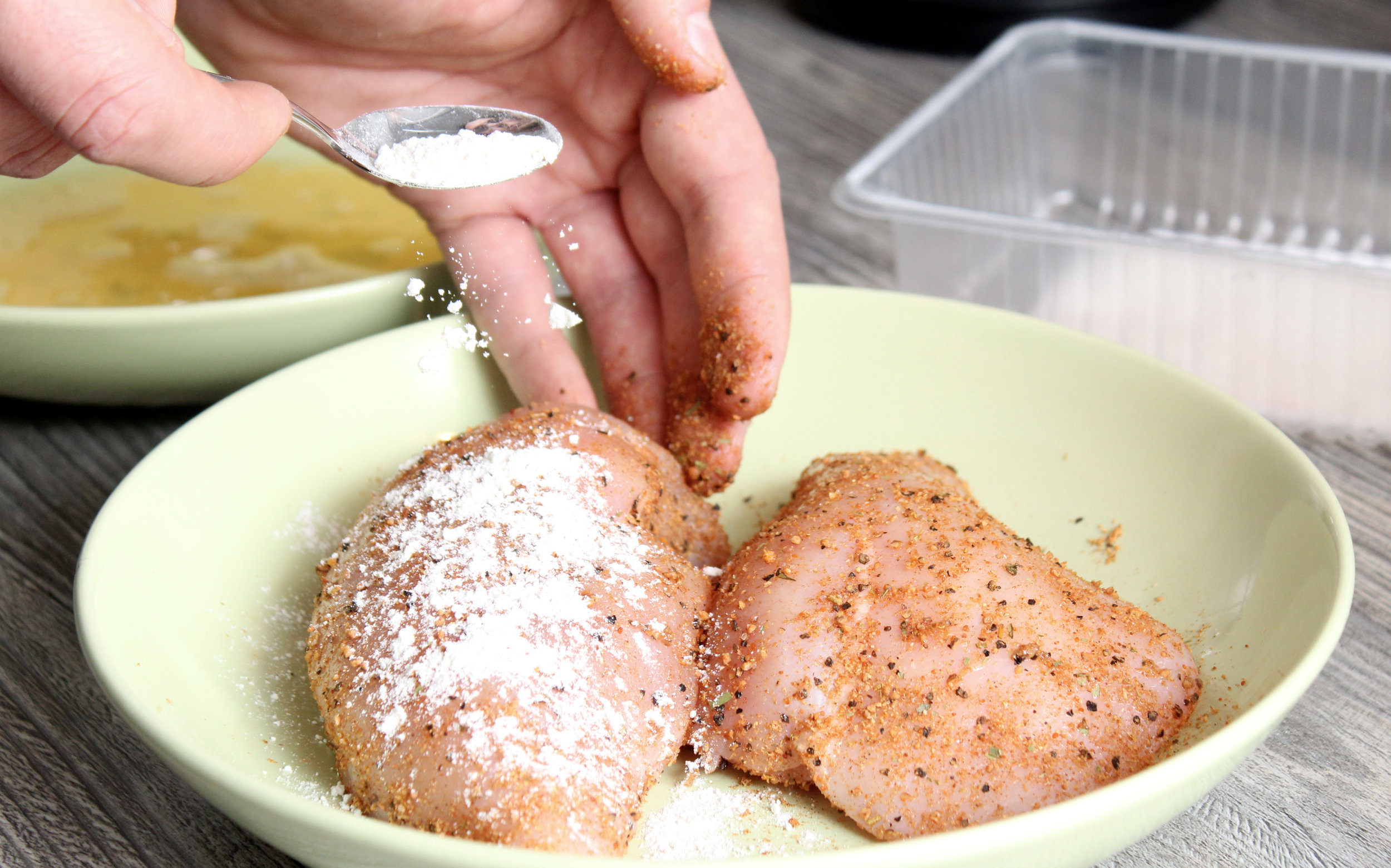 Hähnchen mit knuspriger Cornflakes-Panade – Das Grillmanifest